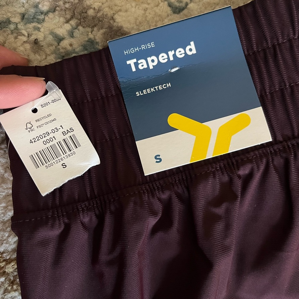 New with Tags Old Navy High-Rise Tapered Athlesiure Pants - Small